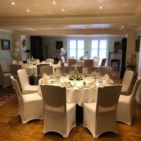 Schoekel's Und Restaurant فندق 3*