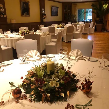 Schoekel's Und Restaurant التزه