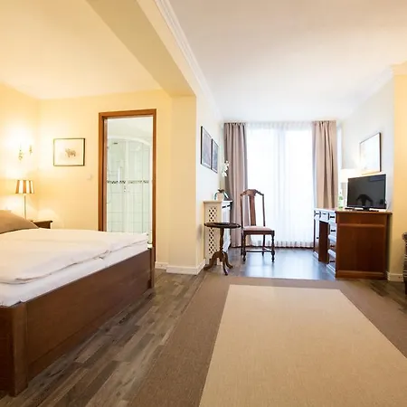 斯赫克尔酒店加餐厅 酒店 3*