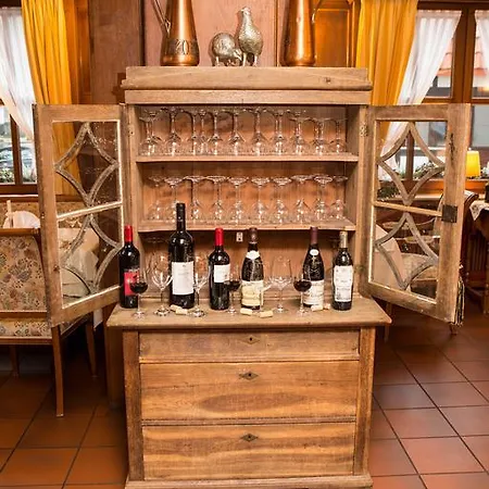 Schoekel's Und Restaurant فندق التزه